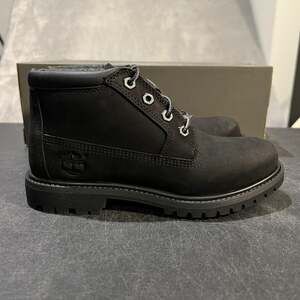 Timberland Nellie Waterproof Chukka Ankle Boots Womens 6 Black Nubuck Leather